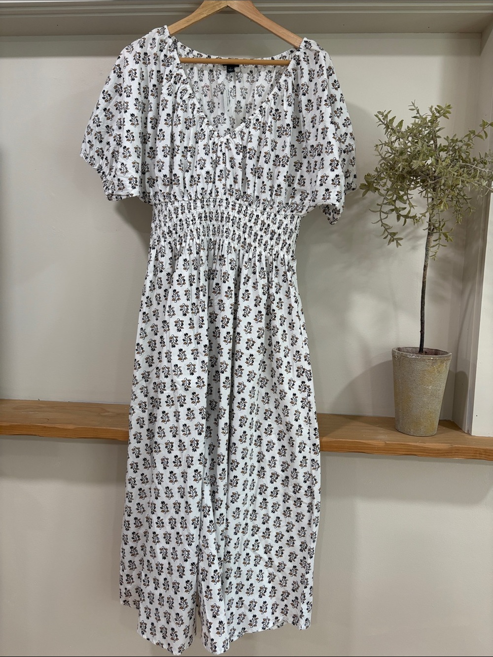 Ann Taylor Floral Smocked Puff Sleeve Midi Dress, Size 4, NWT - Picture 2 of 12